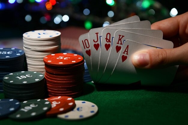 1toto home screen showing live-dealer table lobby and navigation menu